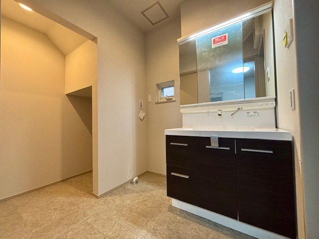 久留米市南4丁目3号地の洗面所