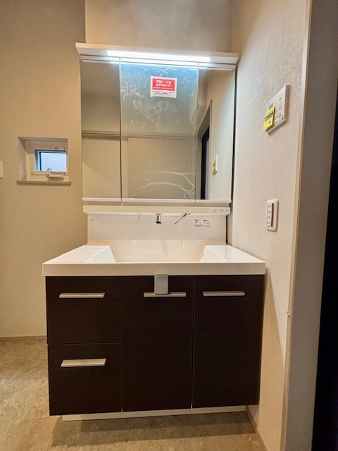 久留米市南4丁目3号地の洗面所