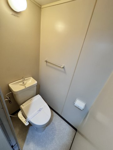 京琴館のトイレ|温水洗浄便座　同タイプ参考写真