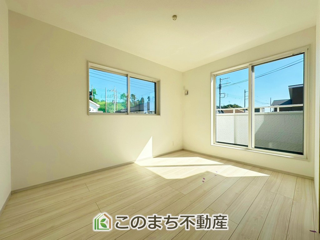 いろどりアイタウン宇都宮市野沢町23-P1　7号棟の洋室|陽光がふんだんに降り注ぐお部屋です。陽だまりの空間で、プライベートなお家時間も快適にお過ごしいただけます♪
