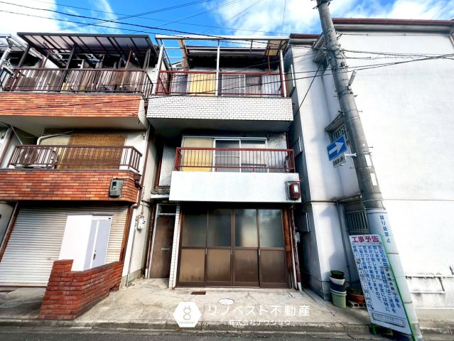 東大阪市渋川町1丁目の外観|住宅街の中に立地しています。
リノベーションにおすすめの物件です♪