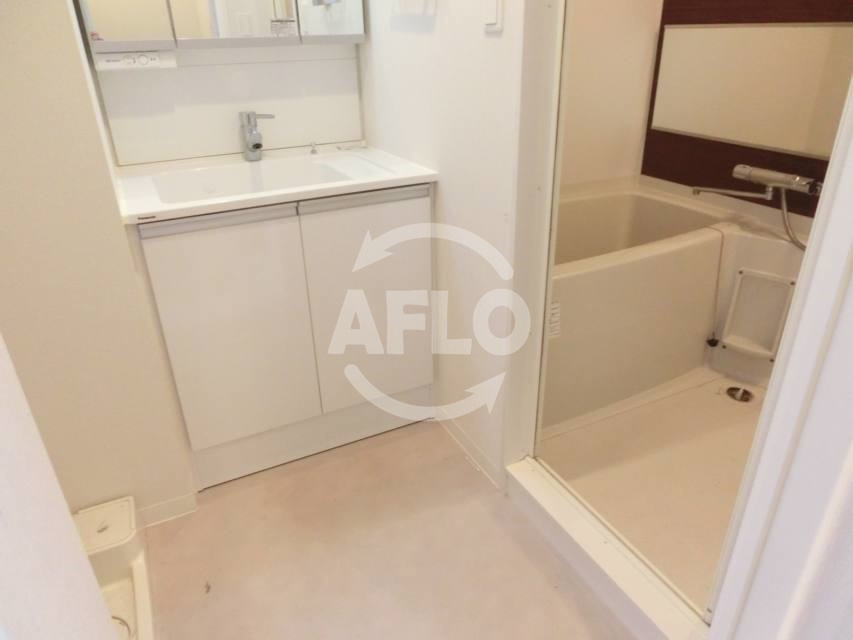 レオンコンフォート難波ブランの独立洗面台|レオンコンフォート難波ブラン　脱衣場