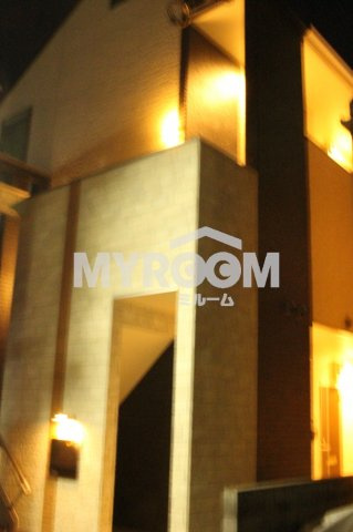 ファーストハウス北新宿のエントランス