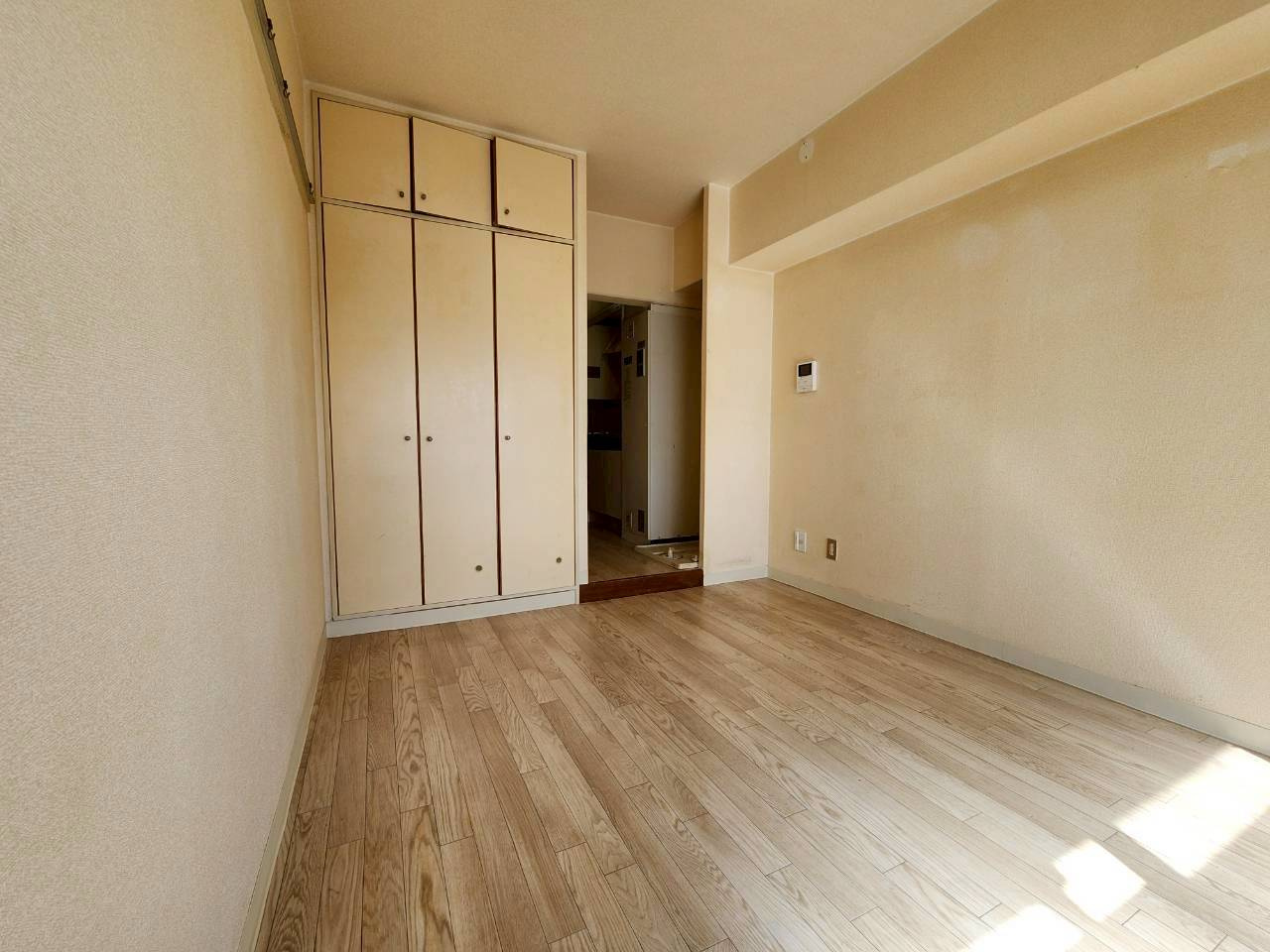 スカイコート高砂第2の洋室