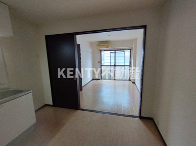 【居間・リビング】 | 正栄プラザビル | ゆったり過ごせる居間です