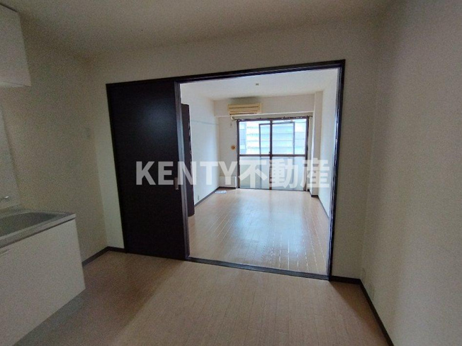 【居間・リビング】 | 正栄プラザビル | ゆったり過ごせる居間です