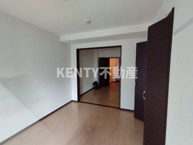 【居間・リビング】 | 正栄プラザビル | ゆったりとした居間です