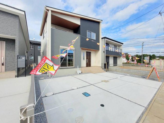 坂東市辺田　全3邸の駐車場|〇１号棟〇
カースペース並列2台駐車可！車の出し入れも楽々できます♪
2025年10月撮影