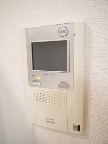 【バルコニー】 | アール・ケープラザ横濱Ⅵ | 充分な広さと幅が確保されたバルコニー。天気が良い日には太陽の陽が差し込み、心地よいバルコニーです。
