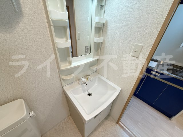 B-RISE玉造の独立洗面台|朝の身支度には欠かせない独立洗面化粧台