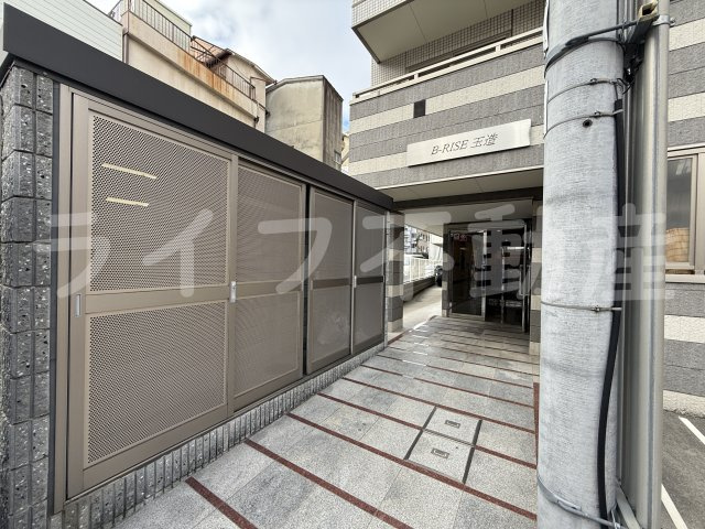 B-RISE玉造のエントランス|毎日通るエントランスはこのようになっています