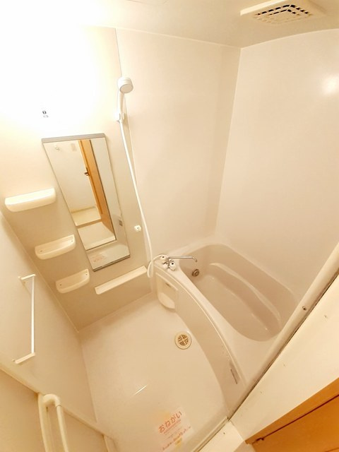 ビサイド・ハイウェイ　Ｃの浴室|バス