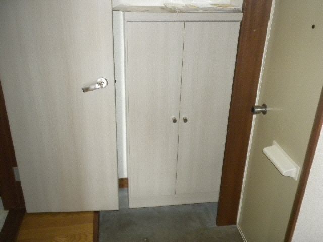 ヴィラージュ早苗の玄関