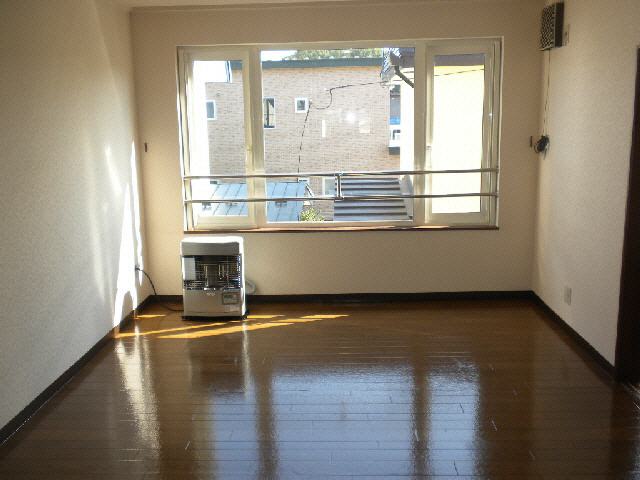 ヴィラージュ早苗の居間・リビング