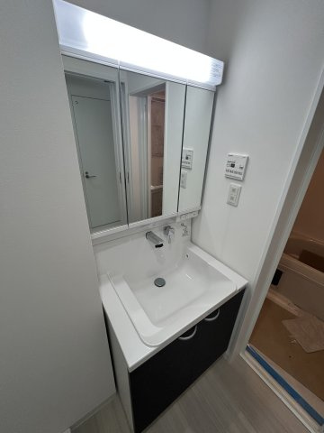 アート神崎川駅前の独立洗面台