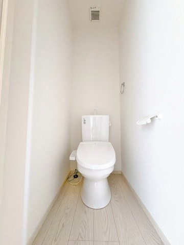 【トイレ】 | 前橋市南町　新築住宅 | 清潔感にあふれた空間と機能的な洗浄装置。毎日何度も使う場所だから快適に。便利に。