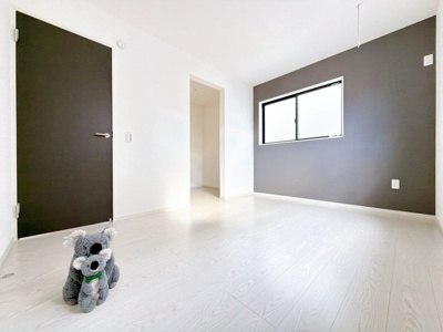 【洋室】 | 前橋市南町　新築住宅 | 広さはお子様の勉強部屋にも適した広さ！
勉強机や本棚などの家具を置いてもフリースペースも確保することができます。