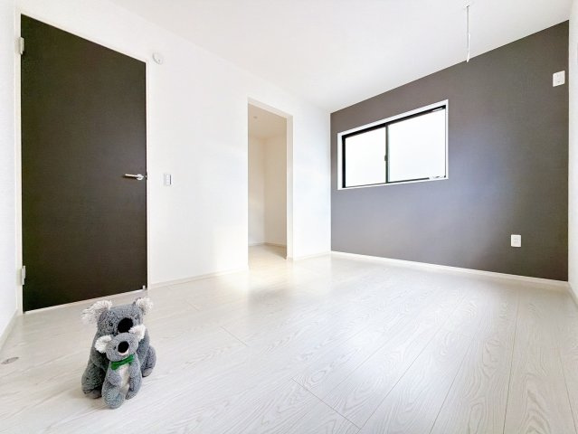 【洋室】 | 前橋市南町　新築住宅 | 広さはお子様の勉強部屋にも適した広さ！
勉強机や本棚などの家具を置いてもフリースペースも確保することができます。