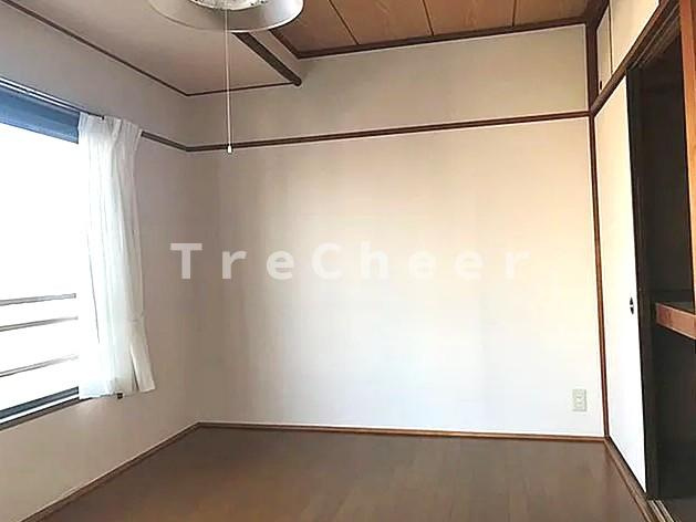 高野ビルの洋室