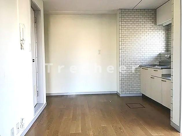 高野ビルの居間・リビング