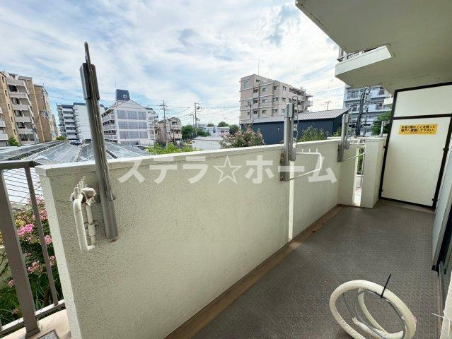 メガロコープ茨木のバルコニー|開放的で明るい空間を演出してくれるバルコニーです