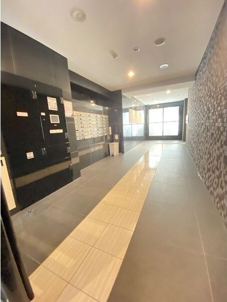 ルラーシェ難波のエントランス