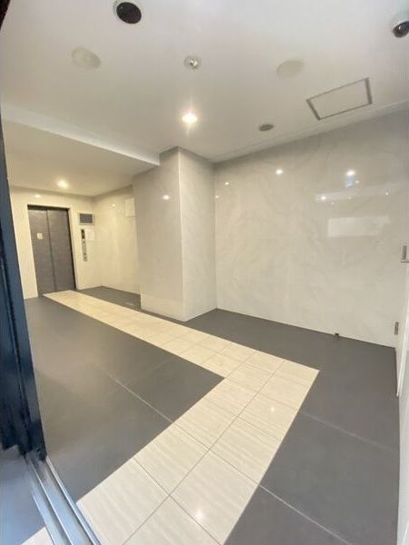 ルラーシェ難波のロビー