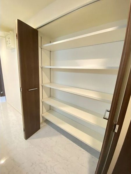 ルラーシェ難波の収納