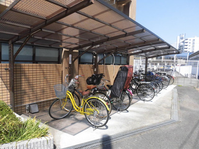 【駐車場】 | ヴィバコート | 屋根付きの駐輪場です。