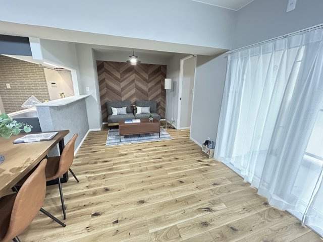 エルタウン学園Ⅰ　101号棟の居間・リビング