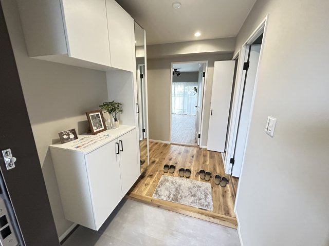 エルタウン学園Ⅰ　101号棟の玄関