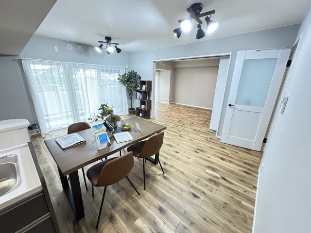 エルタウン学園Ⅰ　101号棟の居間・リビング