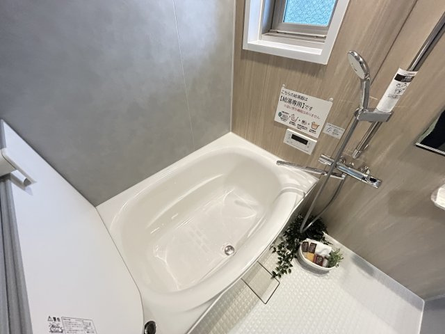 エルタウン学園Ⅰ　101号棟の浴室