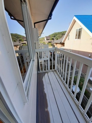 【バルコニー】 | プラスパーハイツＢ | 暖かな日差しのふりそそぐバルコニー