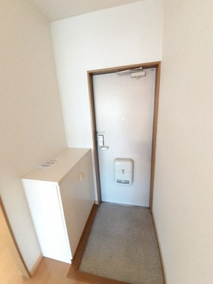 【玄関】 | プラスパーハイツＢ | シンプルで使いやすい玄関です
