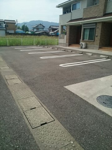 グランハピネス　Ⅵの駐車場|駐車場