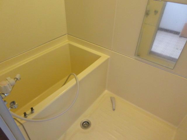 コーポ美鈴1号の浴室