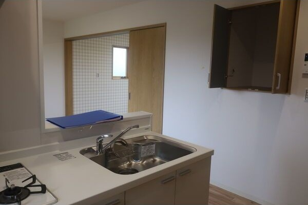 Garage House 森岡　(電動シャッター付ガレージ戸建賃貸)のキッチン