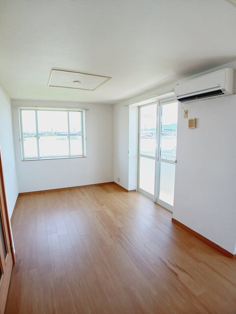 ハイム高岡　Ⅵの居間・リビング|居室・リビング