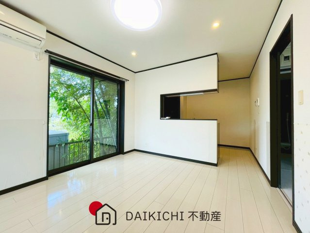 【居間・リビング】 | 北本市石戸宿2丁目　中古戸建