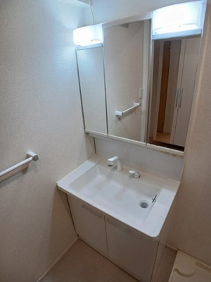 【洗面所】 | アベリア　４ | ゆったりとスペースのある洗面所