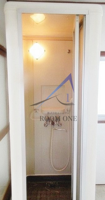 南風荘の浴室|シャワールームです。