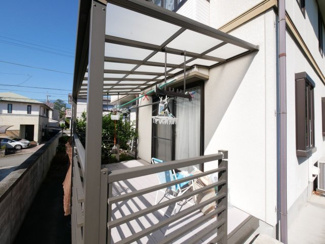 【バルコニー】 | 甲斐市牛句 H2年築積水ハウス施工の軽量鉄骨造 中古戸建 | 1階ダイニング前のテラス