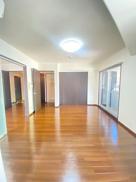 CITY SPIRE難波サウスタワーの洋室