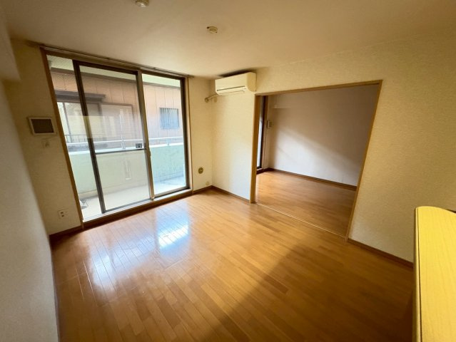 シャングリア丸太の居間・リビング