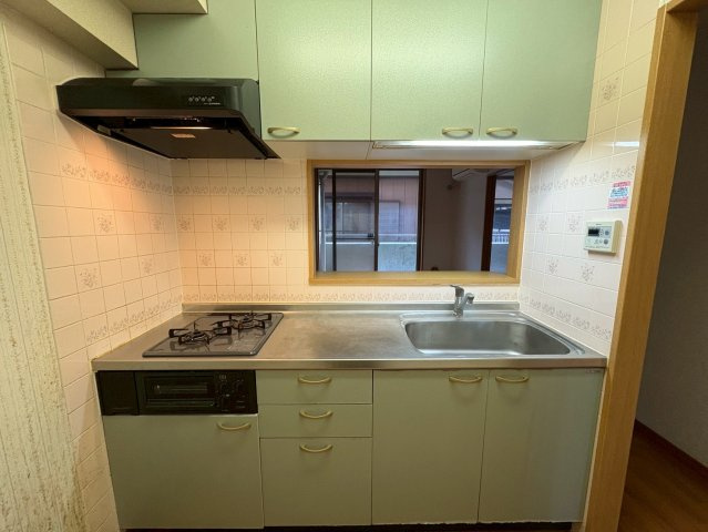 シャングリア丸太のキッチン