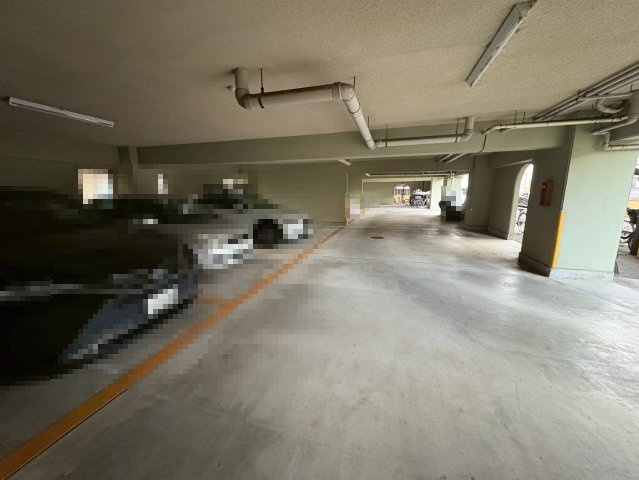 シャングリア丸太の駐車場