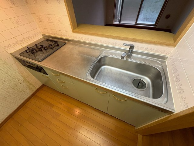 シャングリア丸太のキッチン