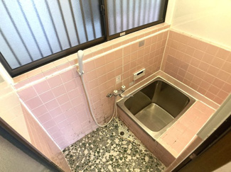 【浴室】 | 明るいお風呂、給湯付きで温度調整もラクラク