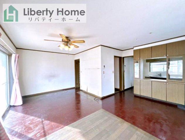 高萩市石滝　中古戸建の居間・リビング